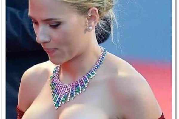 Scarlett Johansson Cleavage Gallery