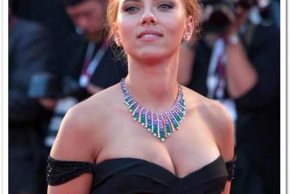 Scarlett Johansson Cleavage Gallery