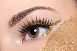 What To Know About Removing Fake Lashes