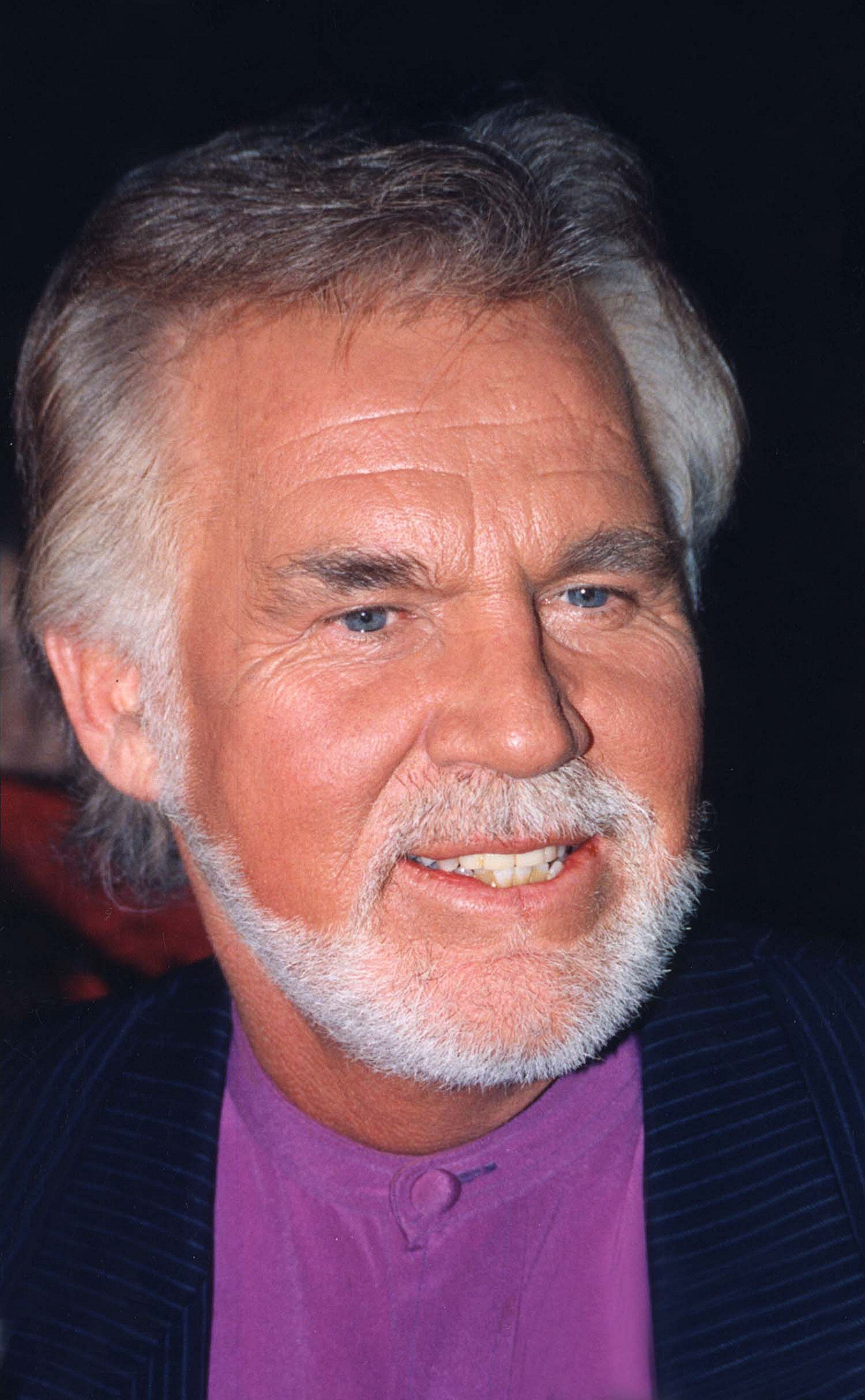 kenny-rogers plastic surgery